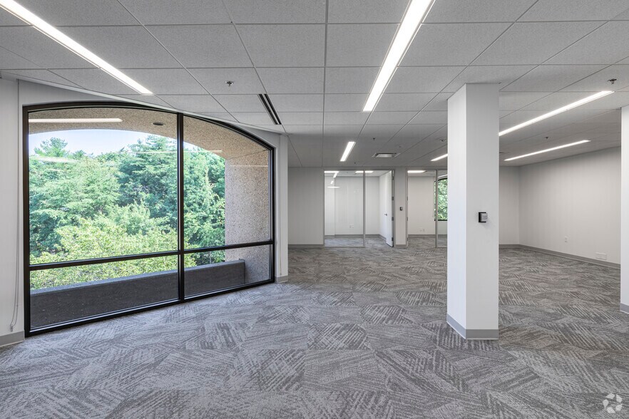 More Photos Of 6800 Versar Ctr, Springfield Office For Sale