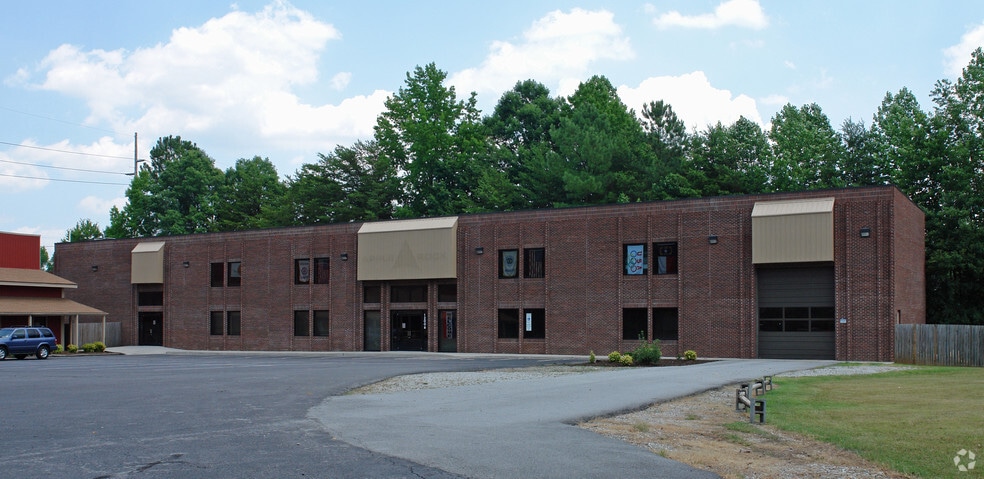 More Photos Of 1190 Eastchester Dr, High Point General Retail For Lease