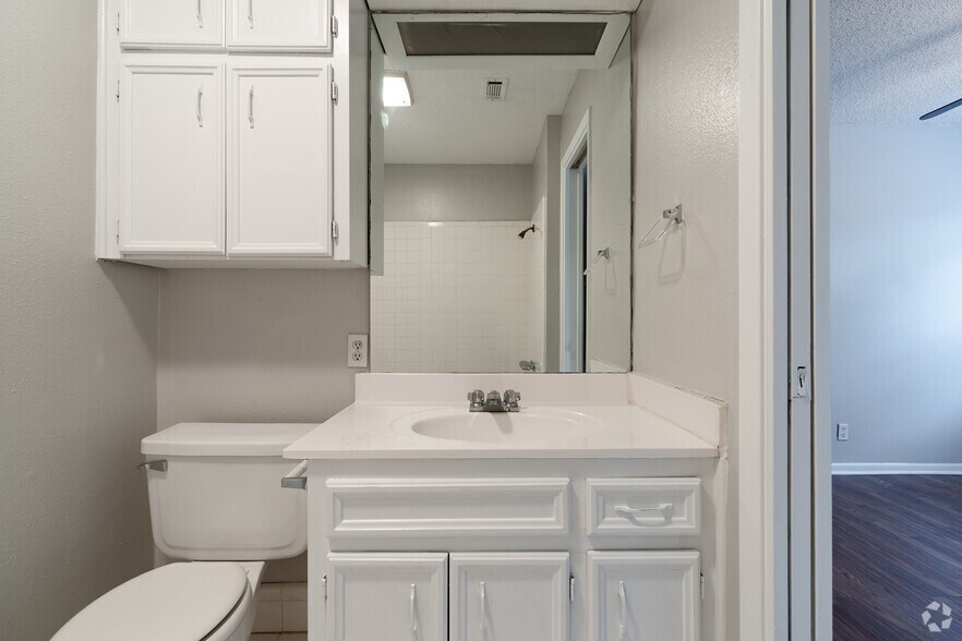 More Photos Of 2800 Stewart Dr, Waco Apartments For Sale