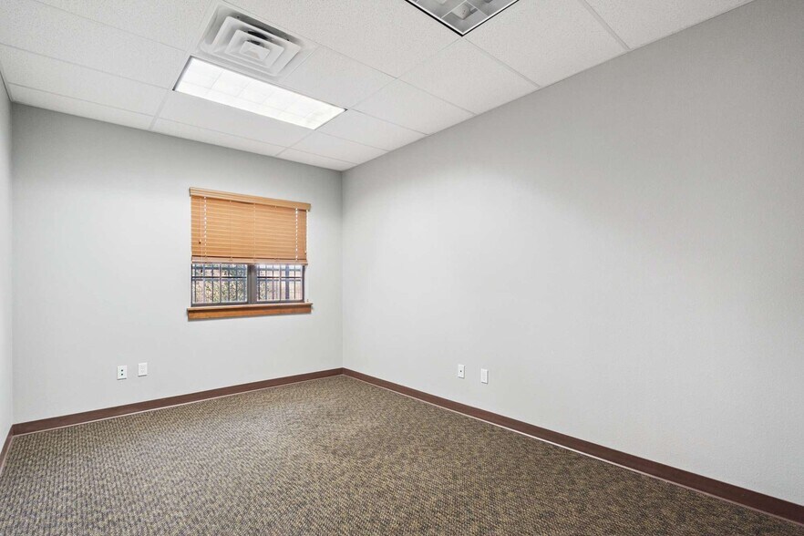 More Photos Of 1404 N Ronald Reagan Blvd, Longwood Unknown For Lease
