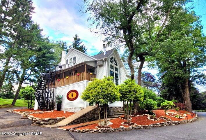 More Photos Of 2735 PA-390, Canadensis Hospitality For Sale