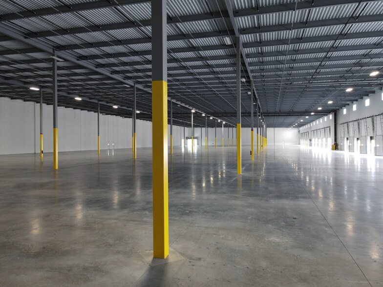 More Photos Of 3240 Clover Ridge Ave, Ruskin Unknown For Lease