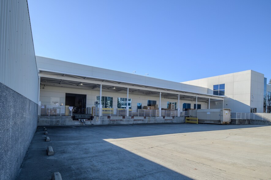 More Photos Of 4551 Great America Pky, Santa Clara Research And Development For Lease