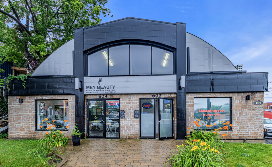 Primary Photo Of 600-606 Ch De Saint-Jean, La Prairie Storefront Retail Office For Sale