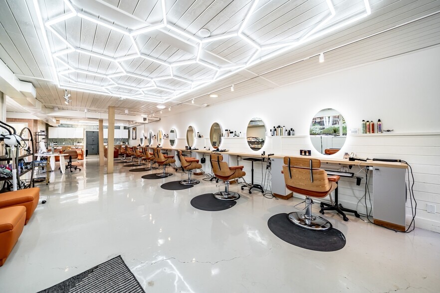 More Photos Of 204 Riverside Ave, Newport Beach Storefront Retail Office For Sale