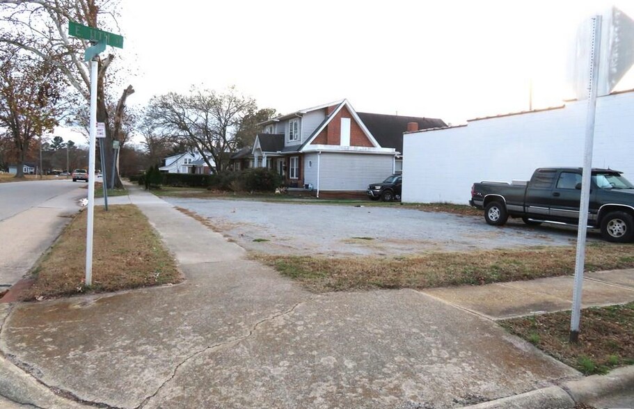 More Photos Of 15 E 11th St, Roanoke Rapids Storefront Retail Office For Sale