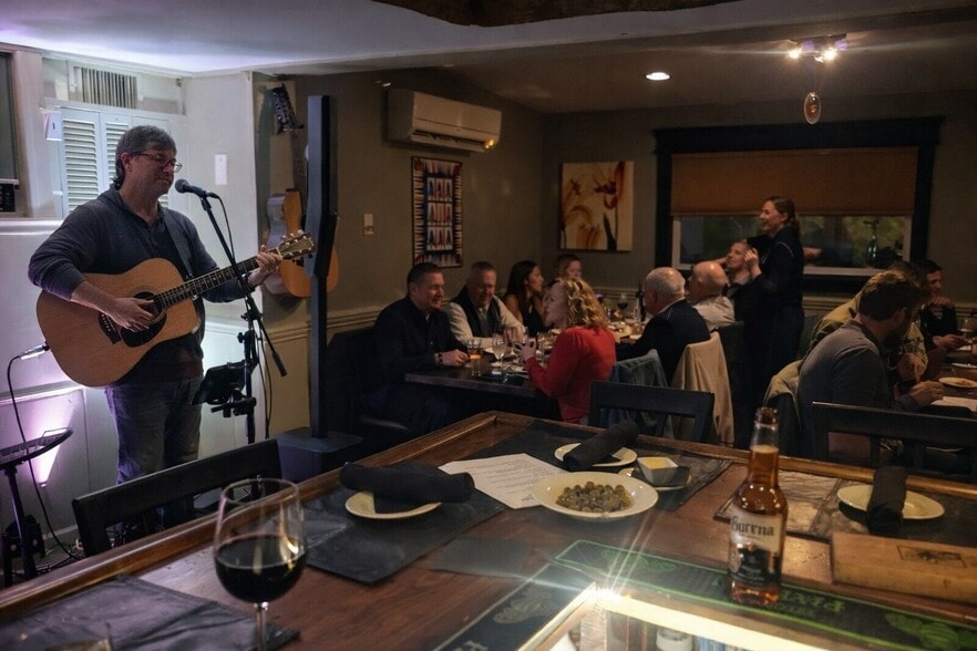 More Photos Of 795 Route 284, Westtown Restaurant For Lease