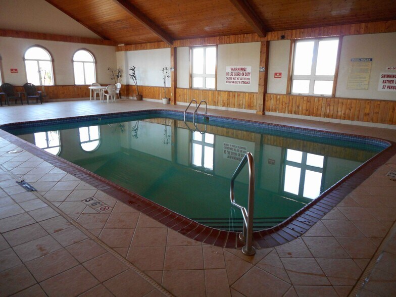 More Photos Of 1915 Highway 59 S, Thief River Falls Hotel For Sale