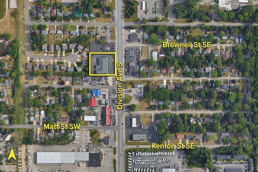 More Photos Of 6983-6989 S Division Ave, Grand Rapids General Retail For Lease