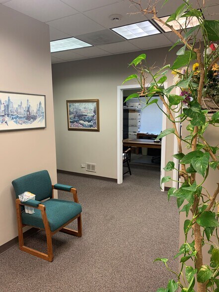 More Photos Of 666 Dundee Rd, Northbrook Office For Lease