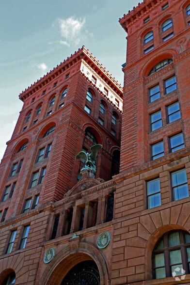 More Photos Of 20 W 9th St, Kansas City Office For Lease