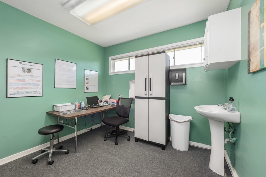 More Photos Of 1507 S College Ave, Bryan Medical For Sale