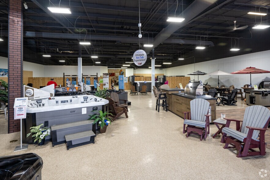 More Photos Of 750 Garden Of The Gods Rd, Colorado Springs Storefront For Lease