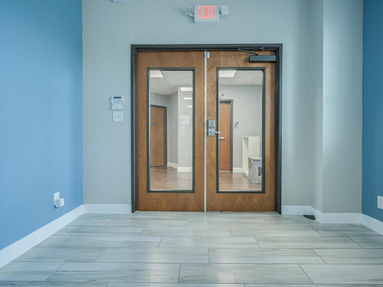 More Photos Of 13802 Ida Ridge Dr, Austin Office Residential For Sale