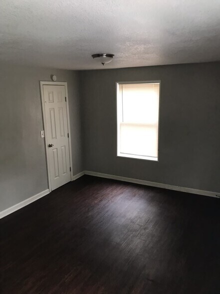 More Photos Of 511 W Cleveland St, Alvin Apartments For Sale