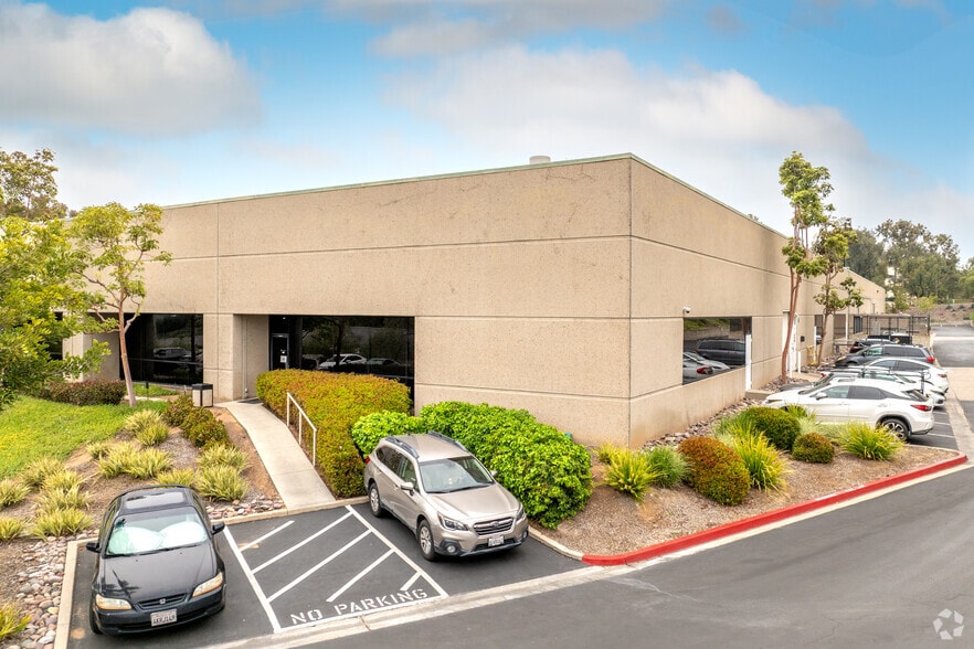 More Photos Of 15378 Avenue of Science, San Diego Research And Development For Lease