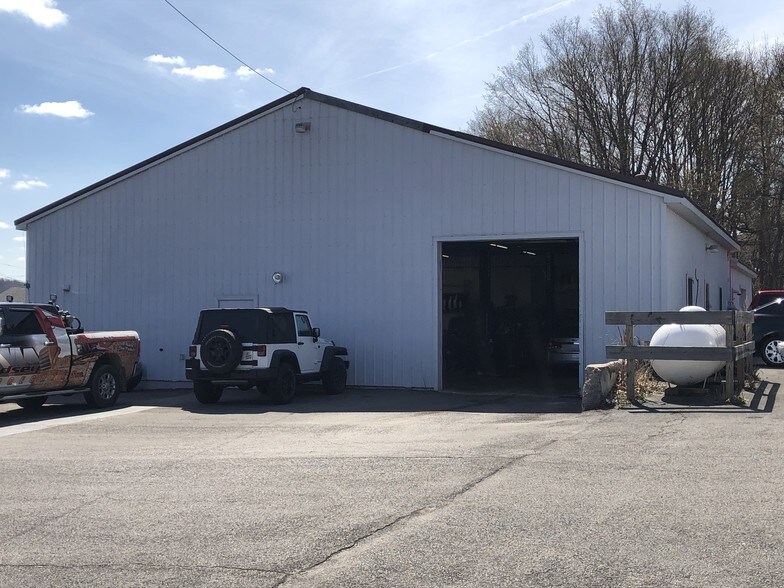 More Photos Of 420 W 1st St, Oswego Auto Dealership For Sale