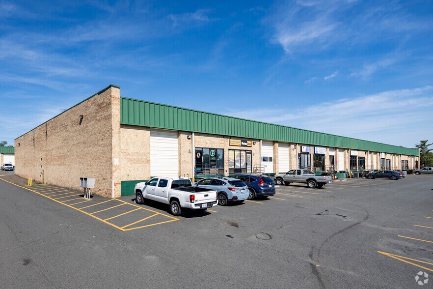 More Photos Of 201 Davis Dr, Sterling Unknown For Lease