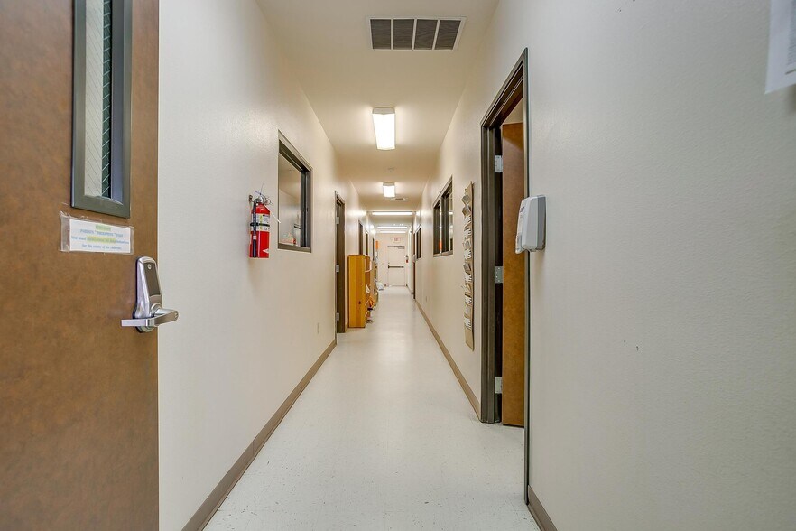 More Photos Of 905 Roberts Cut Off Rd, River Oaks Office For Sale