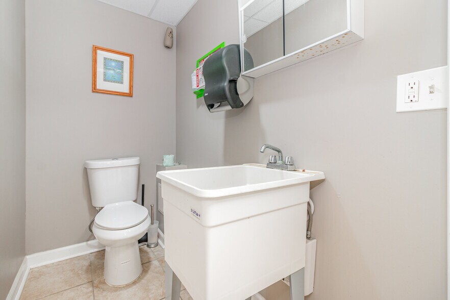 More Photos Of 8285 Tri County Hwy, Sardinia Flex For Sale