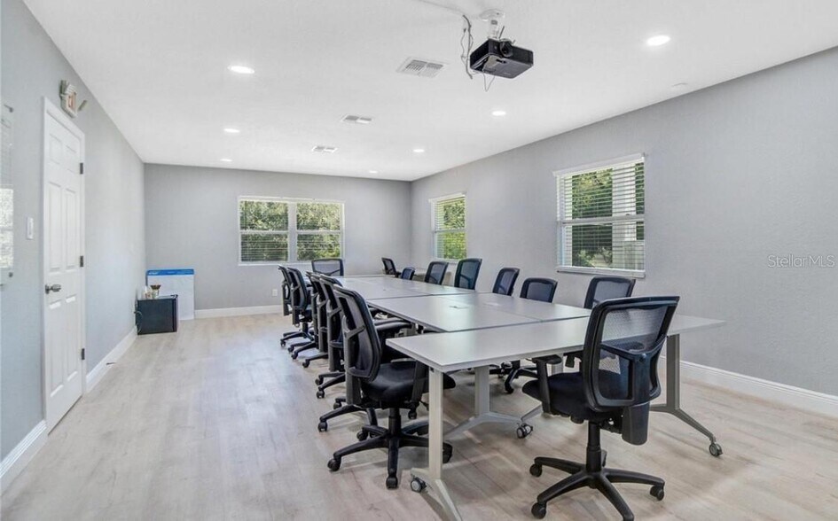 More Photos Of 733 W Colonial Dr, Orlando Office Residential For Sale