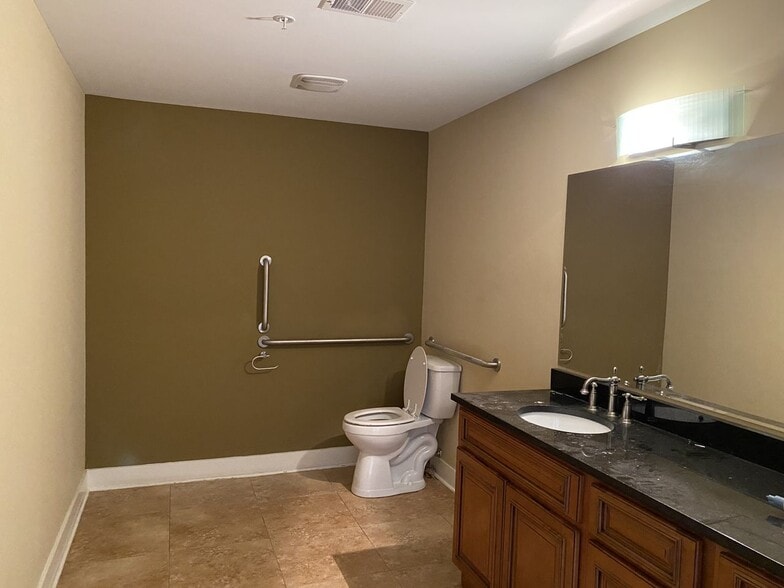 More Photos Of 2519-2535 Data Dr, Louisville Flex For Sale