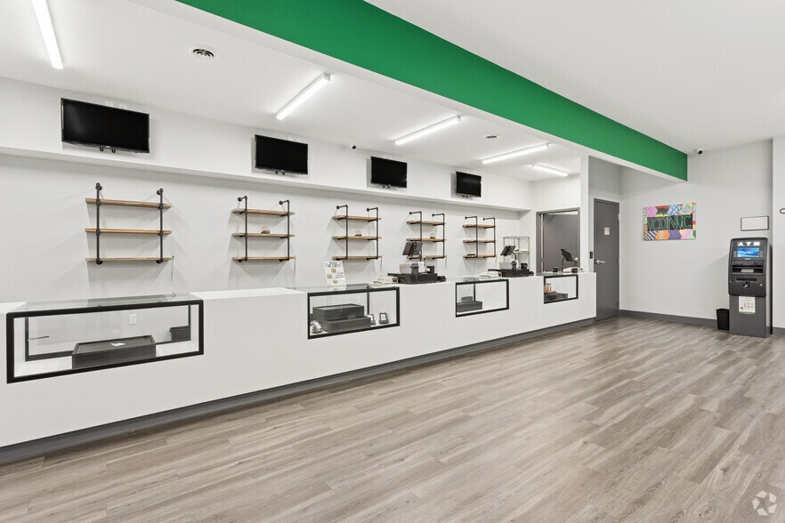 More Photos Of 126 S West St, Lowell Storefront For Sale