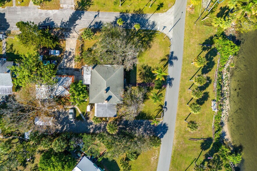 More Photos Of 2716 Riverview Dr, Melbourne Apartments For Sale