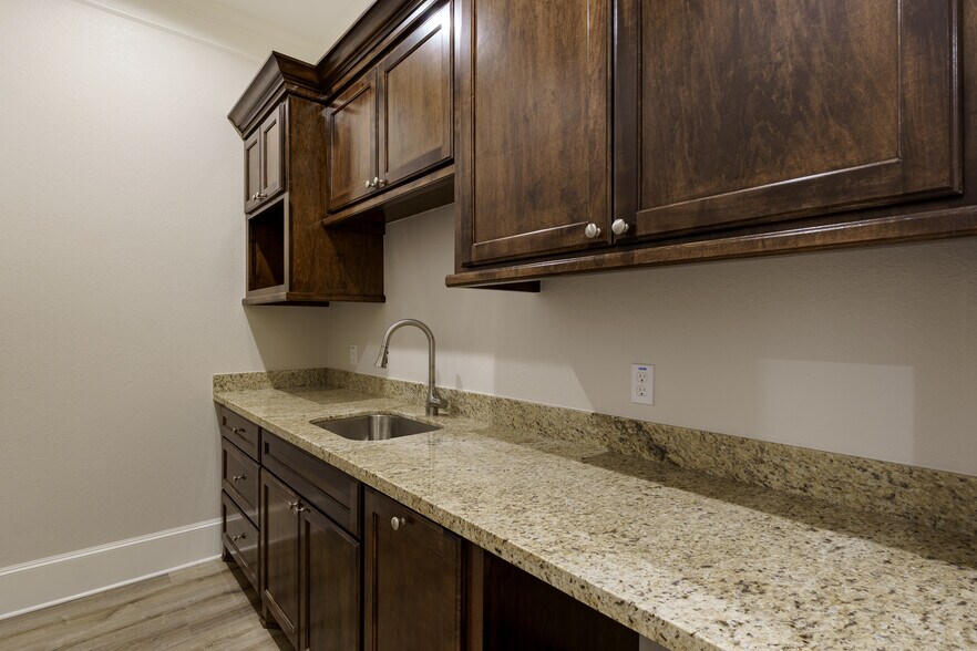 More Photos Of 19539 Champion Forest Dr, Spring Medical For Sale