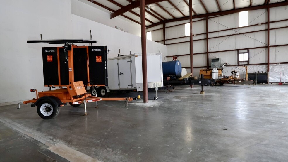 More Photos Of 96 Commerce Dr, Carmel Warehouse For Lease