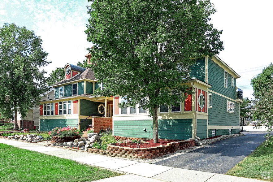 More Photos Of 910 S Washington Ave, Royal Oak Office Residential For Sale