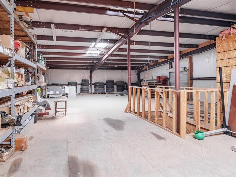 More Photos Of 744 FM 609, La Grange Service For Lease