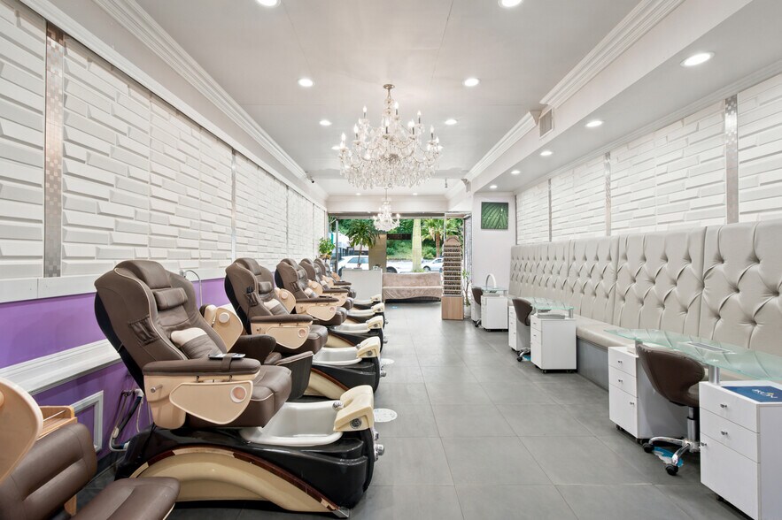 More Photos Of 11925-11927 Ventura Blvd, Studio City Storefront For Lease