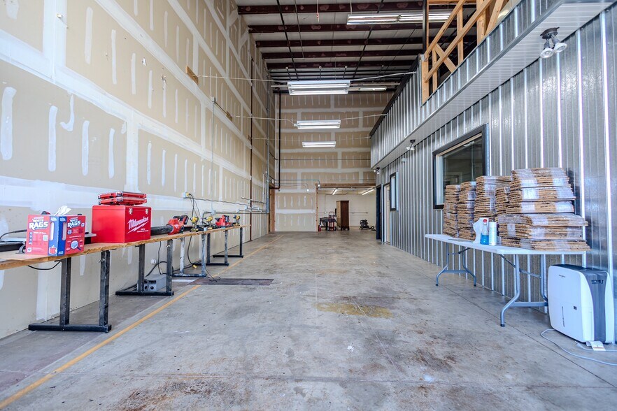 More Photos Of 1200 SW Brookside Cir, Grimes Warehouse For Lease