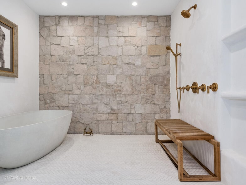 More Photos Of 2733 N Pulaski Rd, Chicago Showroom For Sale