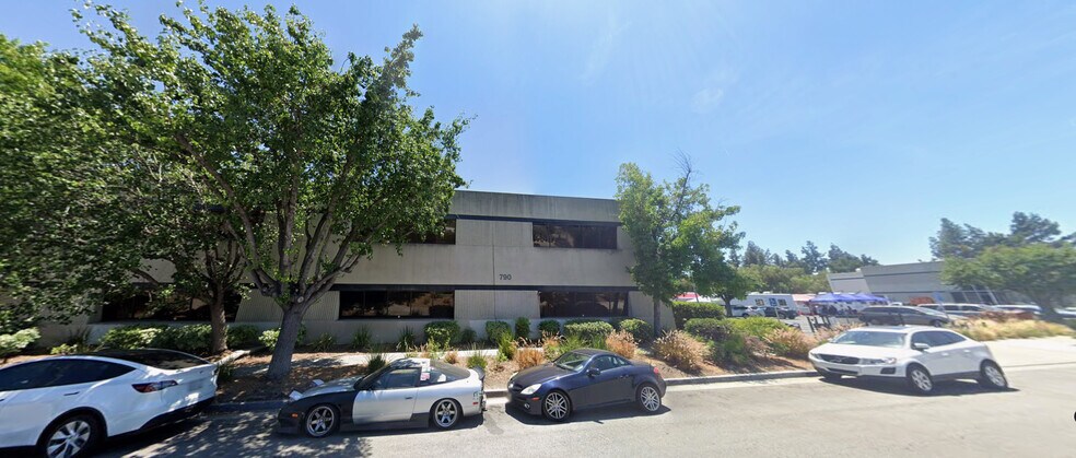 More Photos Of 790 W Chestnut Ave, Monrovia Office For Lease