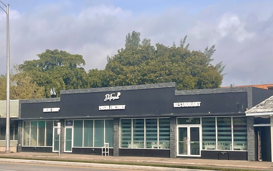 More Photos Of 1905-1915 E Atlantic Blvd, Pompano Beach General Retail For Sale