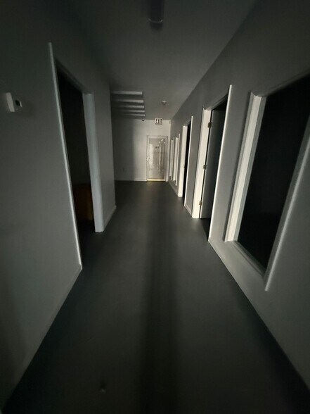 More Photos Of 905E W DeKalb St, Camden Office For Lease