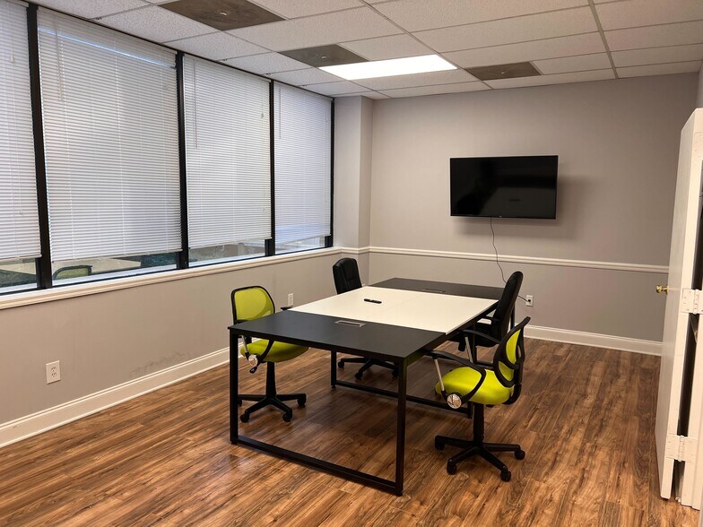 More Photos Of 325 Hammond Dr NE, Atlanta Medical For Sale