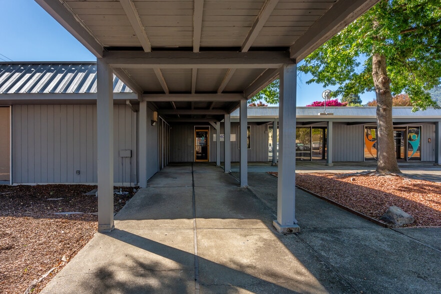 More Photos Of 776 S State St, Ukiah Medical For Lease