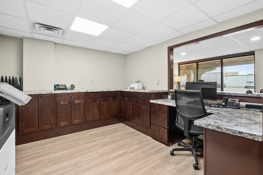 More Photos Of 1516 Trimble Ave, Kalamazoo Office For Sale