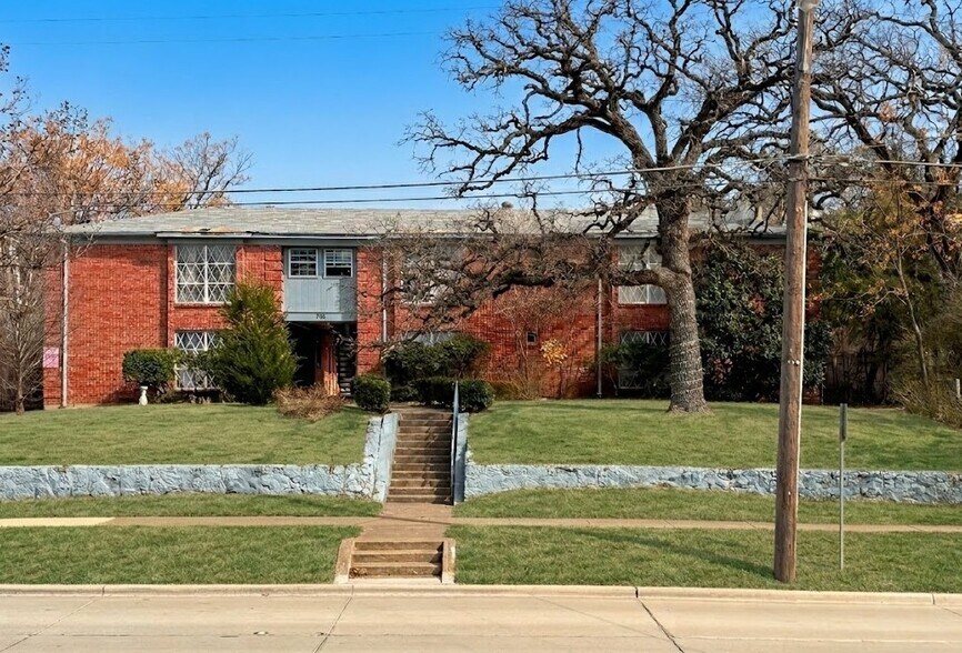 More Photos Of 708 N Marsalis Ave, Dallas Apartments For Sale