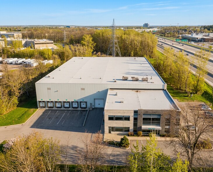 More Photos Of 20700 Rte Transcanadienne, Montréal Warehouse For Sale