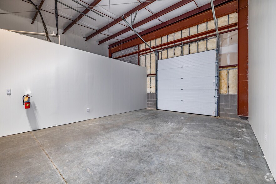 More Photos Of 3630 Ohara Rd, Erlanger Showroom For Lease