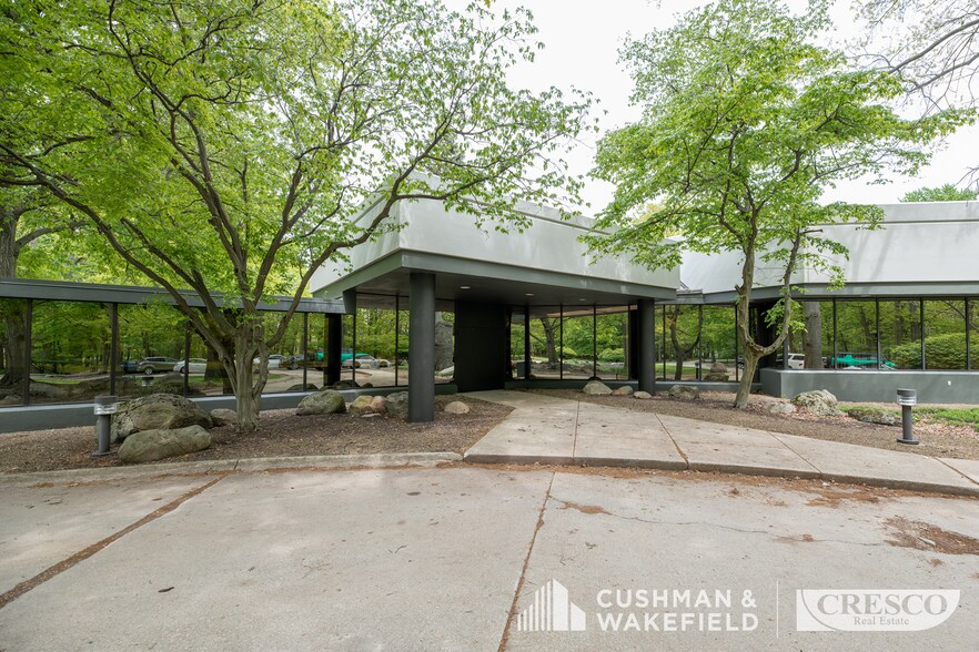 Primary Photo Of 28800 Clemens Rd, Cleveland Office For Lease