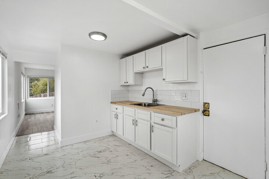More Photos Of 8117 Ney Ave, Oakland Apartments For Sale