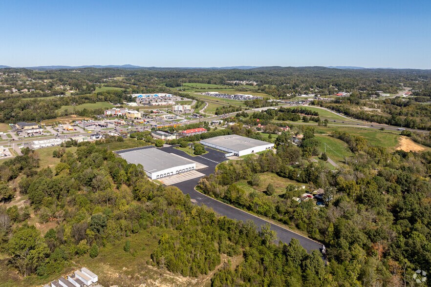More Photos Of 640 N Northpark Dr, Clinton Warehouse For Lease