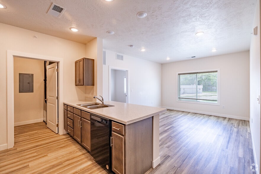 More Photos Of 1720 Morningside Ave, Sioux City Apartments For Sale