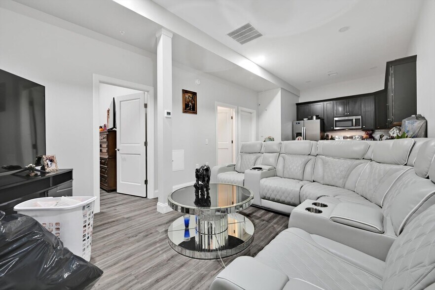 More Photos Of 236 W Market St, Jonestown Multifamily For Sale