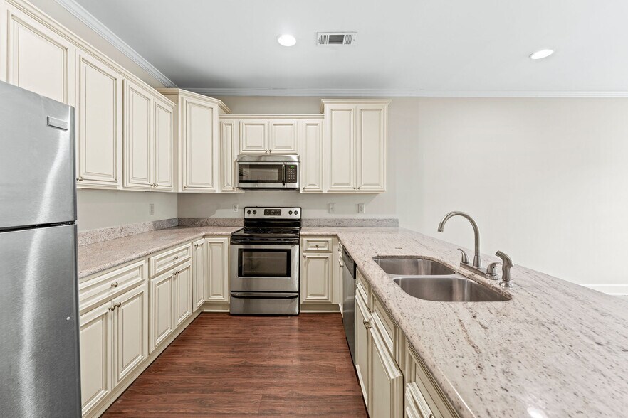 More Photos Of 403 Meador Dr, Tuscaloosa Multifamily For Sale